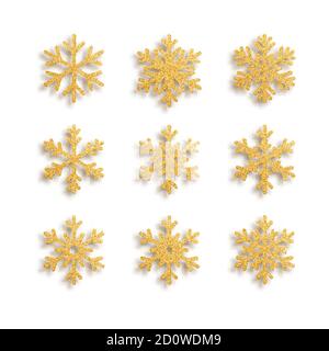 Set di fiocchi di neve dorati su sfondo bianco. Collezione decorativa di lusso di elementi con glitter per biglietti d'auguri per il nuovo anno e il Natale Illustrazione Vettoriale