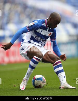 Reading's Sone Aluko durante la partita del campionato Sky Bet allo stadio Madejski di Reading. Foto Stock