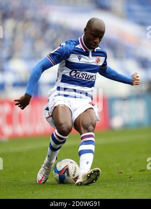 Reading's Sone Aluko durante la partita del campionato Sky Bet allo stadio Madejski di Reading. Foto Stock