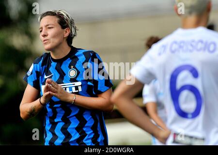 Napoli, Italia. 03 ottobre 2020. Stefania Tarenzi Inter giocatore, durante le partite della serie italiana UN campionato femminile di calcio tra Napoli vs Inter, risultato finale 1-1, partita disputata allo stadio Caduti di Brema di Napoli, 03 ottobre 2020. (Foto di Vincenzo Izzo/Sipa USA) Credit: Sipa USA/Alamy Live News Foto Stock