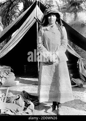 Gertrude Bell. Ritratto dello scrittore inglese, viaggiatore, ufficiale politico, amministratore e archeologo, Gertrude Margaret Lowthian Bell (1868-1926), Babilonia, Iraq, 1909 Foto Stock