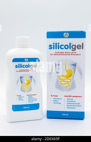 Irvine, Scotland, UK - 01 ottobre 2020: Prodotto di marca silicolgel con lo stesso nome in bottiglia e tappo di plastica riciclabili. Foto Stock
