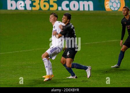 Leeds, Regno Unito. 03 ottobre 2020. Leeds United Defender Robin Koch (5) e Rodri di Manchester City durante il campionato inglese Premier League Football Match tra Leeds United e Manchester City il 3 ottobre 2020 a Elland Road a Leeds, Inghilterra - Foto Simon Davies / ProSportsImages / DPPI Credit: LM/DPPI/Simon Davies/Alamy Live News Credit: Gruppo Editoriale LiveMedia/Alamy Live News Foto Stock