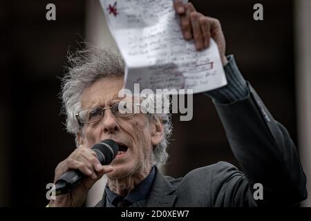 Migliaia di manifestanti privi di confusione ignorano le distanze sociali per ‘non siamo d’accordo’ per la protesta e il raduno anti-blocco a Trafalgar Square, Londra, Regno Unito. Foto Stock