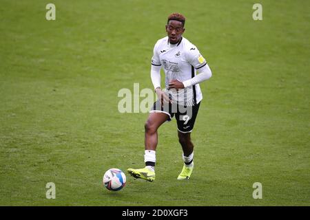 Swansea, Regno Unito. 03 ottobre 2020. Jamal Lowe di Swansea City in azione. EFL Skybet Championship, Swansea City contro Millwall al Liberty Stadium di Swansea sabato 3 ottobre 2020. Questa immagine può essere utilizzata solo per scopi editoriali. Solo per uso editoriale, è richiesta una licenza per uso commerciale. Nessun utilizzo nelle scommesse, nei giochi o nelle pubblicazioni di un singolo club/campionato/giocatore. pic di Andrew Orchard/Andrew Orchard sports photography/Alamy Live news Credit: Andrew Orchard sports photography/Alamy Live News Foto Stock