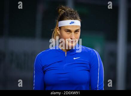 Aryna Sabalenka bielorussa gioca due volte al Roland Garros 2020, torneo di tennis Grand Slam, il 3 ottobre 2020 allo stadio Roland Garros di Par Foto Stock