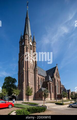 D-Borken, D-Borken-Weseke, Parco Naturale Hohe Mark Westmuensterland, Muensterland, Westfalia, Nord Reno-Westfalia, NRW, Chiesa cattolica di San Ludgerus, chiesa parrocchiale, neo-gotico Foto Stock