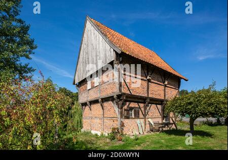 D-Borken, D-Borken-Weseke, Parco Naturale Hohe Mark Westmuensterland, Muensterland, Westfalia, Renania Settentrionale-Vestfalia, NRW, granaio alla Nordvelener Strasse, bidone in legno Foto Stock