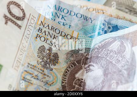 Carta polacca denaro. Il primo piano è di dieci zloty, sullo sfondo più alte denominazioni Foto Stock