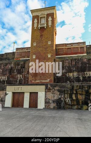 L'ascensore della cabina sul lungomare della sponda nord, Blackpool, Lancashire, Inghilterra, Regno Unito Foto Stock