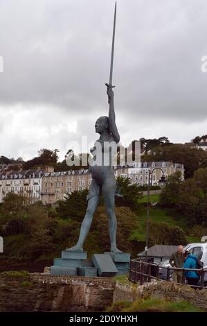 Statua del Verity di Damian Hurst al porto di Ilfracombe Foto Stock