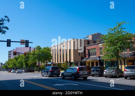 Edifici commerciali storici su Elm Street a Merrimack Street nel centro di Manchester, New Hampshire NH, USA. Foto Stock