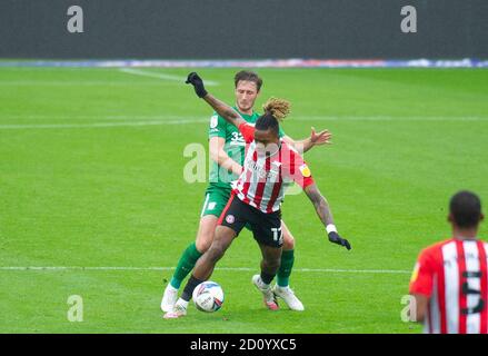 Brentford, Regno Unito. 04 ottobre 2020. Brentford Ivan Toney durante lo Sky Bet Championship giocato a porte chiuse tra Brentford e Preston North End al Brentford Community Stadium di Brentford, Inghilterra. Giocato senza sostenitori in grado di partecipare a causa delle attuali regole del governo durante la pandemia COVID-19 il 4 ottobre 2020. Foto di Andrew Aleksiejczuk/prime Media Images. Credit: Prime Media Images/Alamy Live News Foto Stock