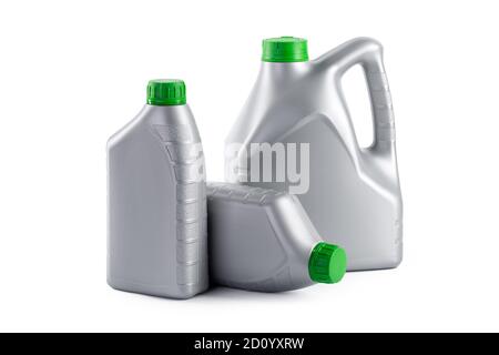 Bottiglie di plastica da oli per automobili isolate su uno sfondo bianco Foto Stock