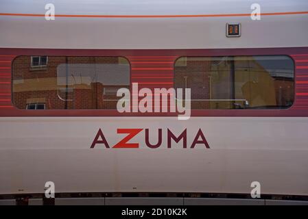 Un treno ad alta velocità LNER Azuma alla stazione di Leeds, Yorkshire, Regno Unito Foto Stock