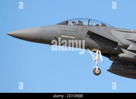 F-15 Jet della 494a si avvicina a RAF Lakenheath per l'atterraggio post nel tardo pomeriggio sortie Foto Stock