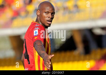 Benevento, Italia. 04 ottobre 2020. Bryan Dabo giocatore di Benevento, durante la partita della serie A tra Benevento e Bologna risultato finale 1-0, partita disputata allo stadio Ciro Vigorito di Benevento. Italia, il 4 ottobre 2020. (Foto di Vincenzo Izzo/Sipa USA) Credit: Sipa USA/Alamy Live News Foto Stock