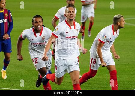 Camp Nou, Barcellona, Catalogna, Spagna. 4 Ott 2020. La Liga Football, Barcellona contro Siviglia; De Jong di Siviglia festeggia dopo aver segnato nell'ottavo minuto per 0-1 Credit: Action Plus Sports/Alamy Live News Foto Stock