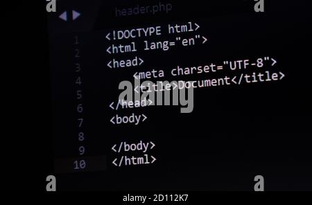 Struttura del codice di base HTML, disegno web e codice sorgente di sviluppo in background in un editor di testo Foto Stock