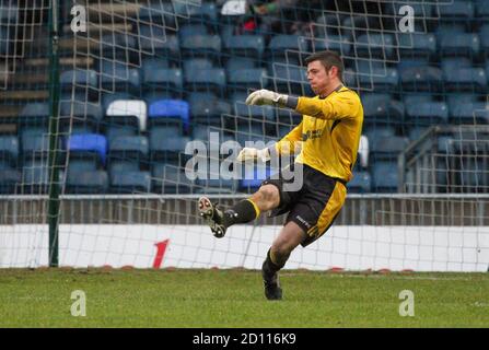 09 marzo 2013 Danske Bank Premiership. Linfield / Lisburn Distillery al Windsor Park, Belfast. Il portiere della distilleria Lisburn Lee Windrum. Foto Stock