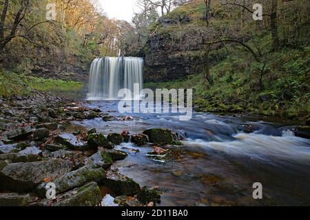 Sgwd Yr Eira Waterfall, Pontneddfechan, Brecon Beacons, Galles Foto Stock