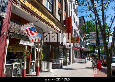 Edifici commerciali storici su Elm Street a Manchester Street nel centro di Manchester, New Hampshire NH, USA. Foto Stock