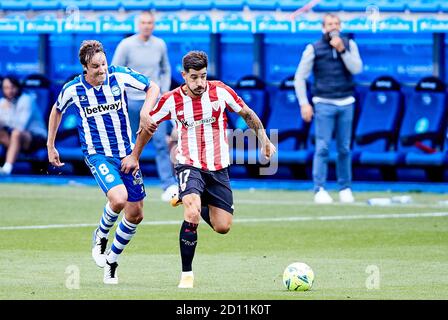 Yuri Berchiche del Club Atletico e Tomas Pina del Deportivo Alaves durante la partita di calcio del campionato spagnolo la Liga Tra Deportivo A. Foto Stock