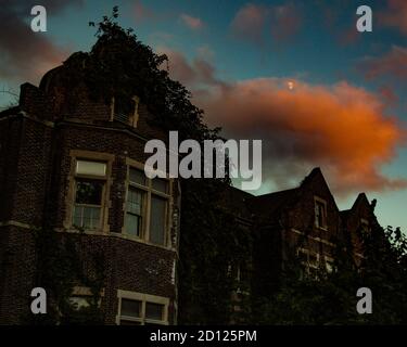 La scuola infestata di Pennhurst, conosciuta anche come Pennhurst Asylum, a causa delle sue condizioni deplorevoli, poco personale e sovraffollate Foto Stock