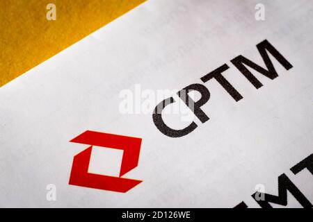 Brasile. 04 ottobre 2020. In questa illustrazione fotografica il logo Companhia Paulista de Trens Metropolitanos (CPTM) è riportato su un poster bianco. Credit: SOPA Images Limited/Alamy Live News Foto Stock