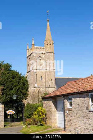 Chiesa di Saint Mary e Belevedre Manor, Nempnet Thrubbwell, Somerset, Inghilterra, Regno Unito Foto Stock