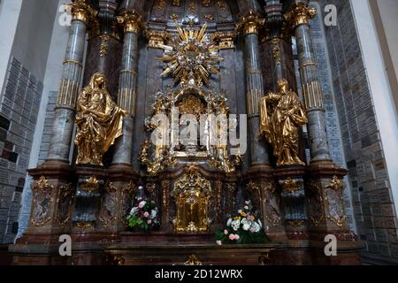 Interno della Chiesa di nostra Signora vittoriosa o Santuario del Bambino Gesù di Praga (Gesù Bambino di Praga) a Praga, Repubblica Ceca, Europa Foto Stock