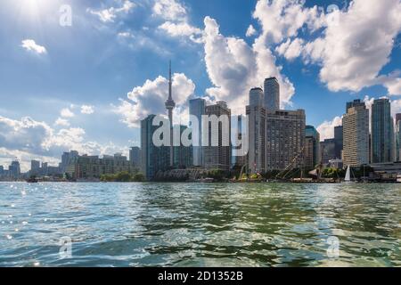 Skyline della città di Toronto, lago Ontario, Toronto, Canada Foto Stock