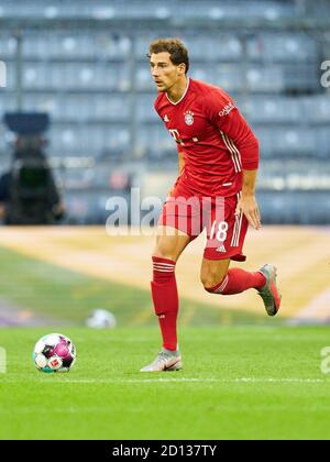 Calcio Monaco - Hertha, Monaco 04 ottobre 2020. Leon GORETZKA, FCB 18 FC BAYERN MUENCHEN - HERTHA BSC BERLINO 4-3 1.Lega di Calcio tedesca , Monaco, 04 ottobre 2020. Stagione 2020/2021, match day 03, FCB, München, Monaco di Baviera © Peter Schatz / Alamy Live News - le NORMATIVE DFL VIETANO QUALSIASI USO DI FOTOGRAFIE come SEQUENZE DI IMMAGINI e/o QUASI-VIDEO - Foto Stock