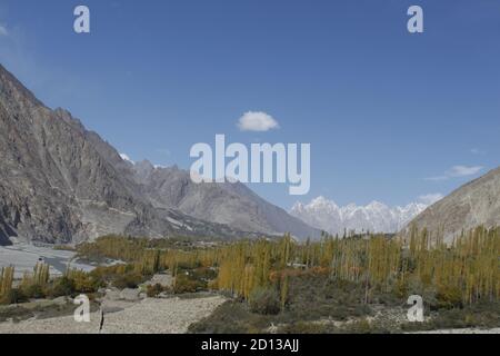 Sarfanaga jeep rally in shigar freddo deserto nelle zone settentrionali di gilgit baltistan , Pakistan Foto Stock