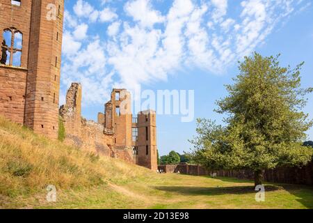Rovine del castello di Kenilworth e terreni Warwickshire Inghilterra gb Europa Foto Stock