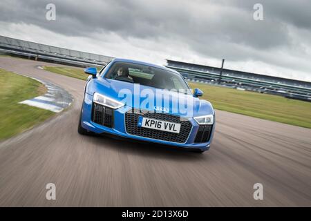 2016 Audi R8 al Rockingham Motor Speedway, Northamptonshire, 31 marzo 2016 Foto Stock