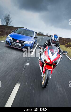 Honda Civic Type R e Honda CBR1000RR Fireblade, 16 giugno 2016 Foto Stock