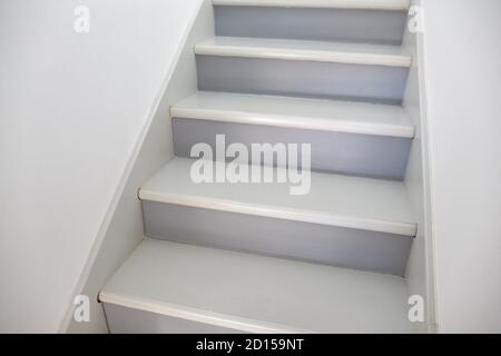 Scale in una casa Foto Stock