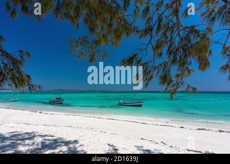 Madagascar, Nord, Madagascar, Nord, provincia di Diego-Suarez (Antsiranana), regione di Diana, Ramena, Mare di Smeraldo Foto Stock