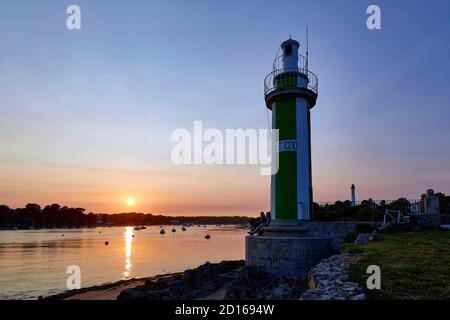 Francia, Finist?re, Benodet, faro le Coq lungo il fiume Odet Foto Stock