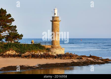 Francia, Finist?re, Benodet, faro le Coq lungo il fiume Odet Foto Stock