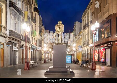 The Thinker di Auguste Rodin, mostra di arte di strada a Las Palmas su Gran Canaria. Foto Stock