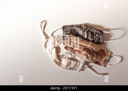 Maschere facciali non mediche per la famiglia per prevenire covid-19 Foto Stock