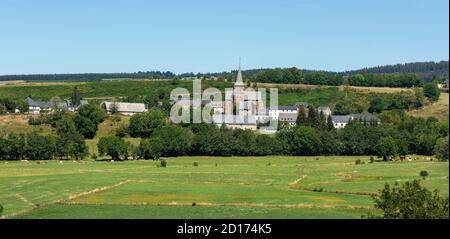 Villaggio di Chastreix in Auvergne Parco Naturale Regionale Vulcani, dipartimento Puy de Dome, Auvergne Rodano Alpi, Francia Foto Stock