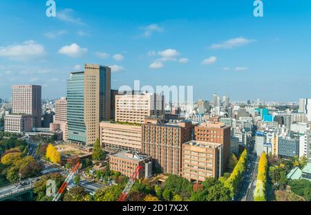 Paesaggio urbano da Ochanomizu verso l'Hongo a Chiyoda Tokyo. Foto Stock