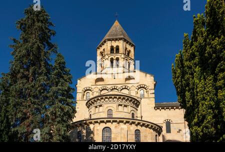 Saint Saturnin. Chiesa romanica di Notre Dame, Dipartimento del Puy de Dome, Auvergne-Rhone-Alpes, Francia Foto Stock