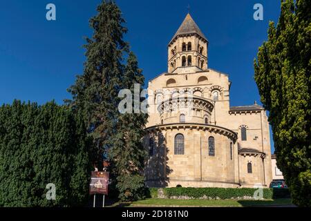 Saint Saturnin. Chiesa romanica di Notre Dame, Dipartimento del Puy de Dome, Auvergne-Rhone-Alpes, Francia Foto Stock