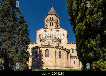 Saint Saturnin. Chiesa romanica di Notre Dame, Dipartimento del Puy de Dome, Auvergne-Rhone-Alpes, Francia Foto Stock