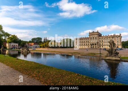 Palazzo di Ludwigslust barocco del 1776, oggi museo di arredamento del 18 ° secolo, Ludwigslust, Meclemburgo-Pomerania occidentale, Germania orientale, Europa Foto Stock