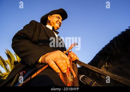 Regreso a Ciutadella, misa vespertina - Vespres-, Ermita de Sant Joan Gran. Fiestas de Sant Joan. Ciutadella.,Menorca Islas Baleares,España. Foto Stock